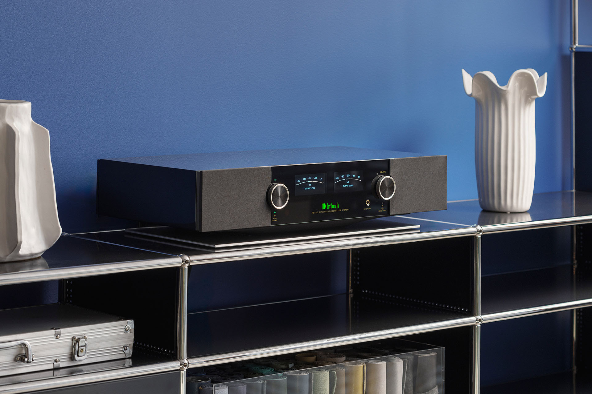 McIntosh RS250 Wireless Loudspeaker System